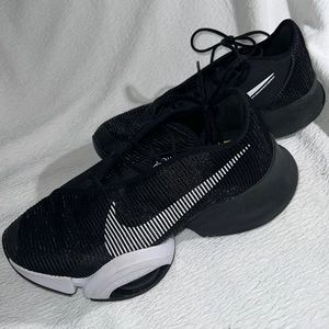 Nike training shoes black 8